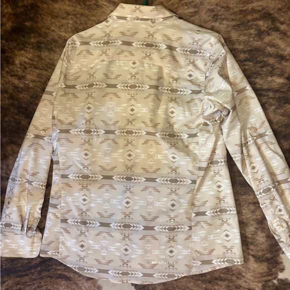 Ariat Women’s Tan Patterned Button Down Shirt - Picture 4 of 4